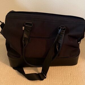 Beis Weekender in Black